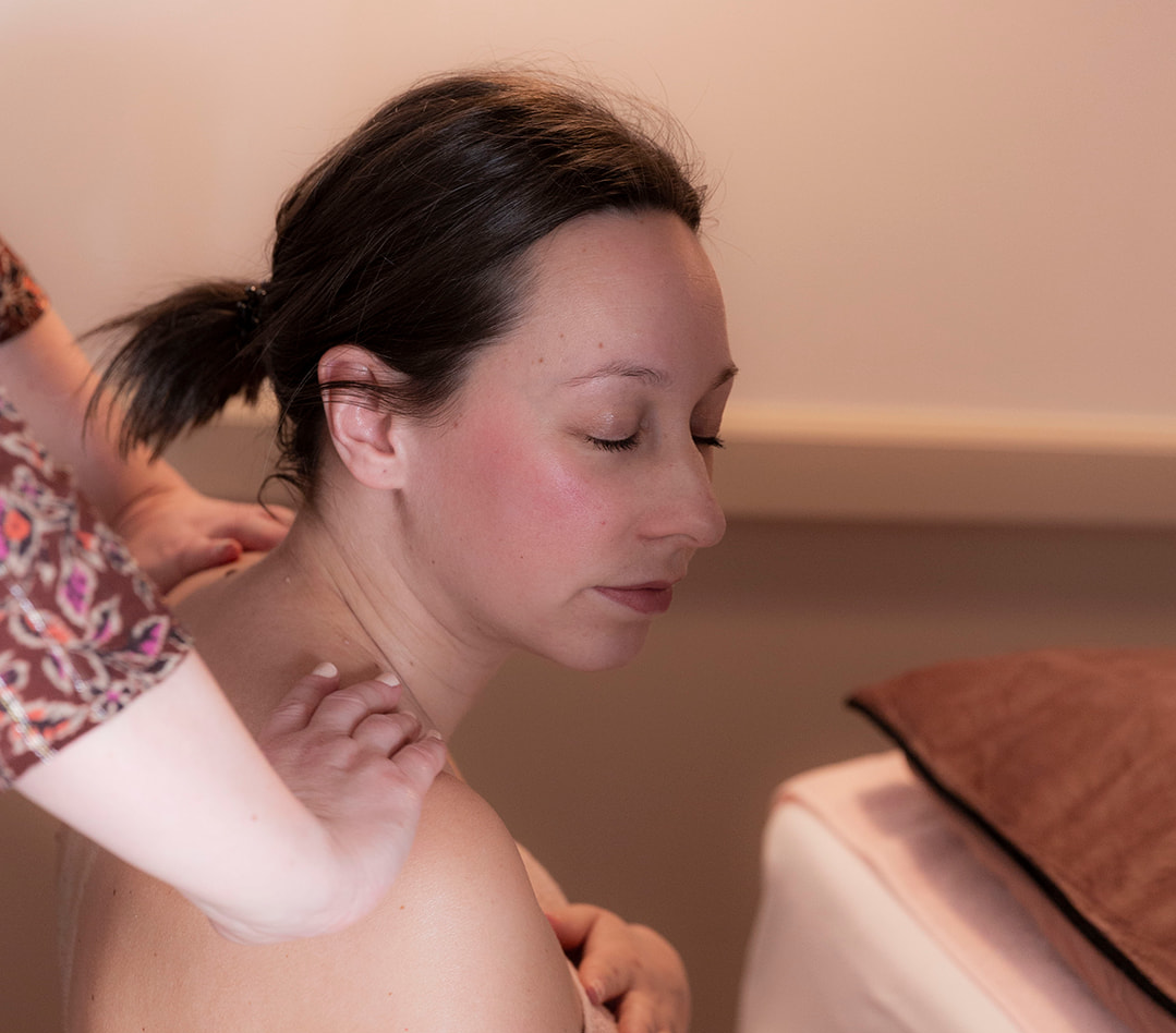 Massage postnatal chez Maison Cirrus